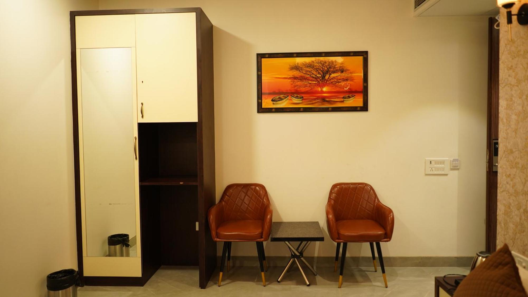 Hotel Silver Pearl Alīgarh Eksteriør bilde